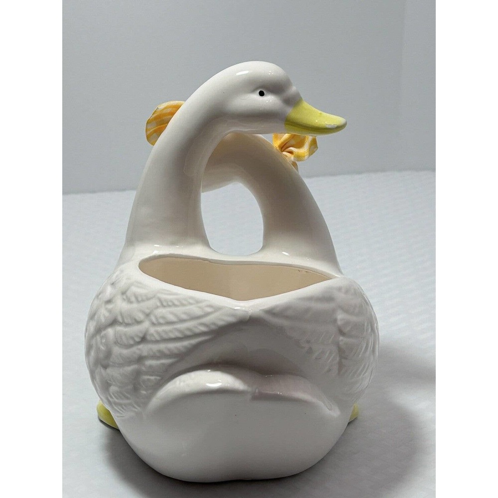 Mount Clemens Pottery Bowl White‎ Ducks Wearing Yellow/White Stripe Bows - Picture 3 of 11